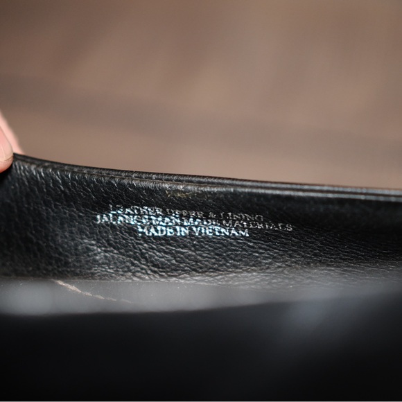 Born Elegant Black Leather Heels - Picture 6 of 6